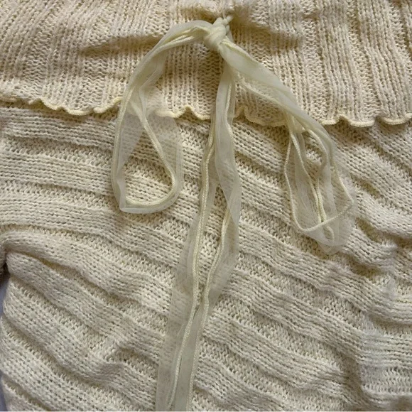 Urban Outfitters Kimchi Blue Fiora Sweater - Picture 2 of 10